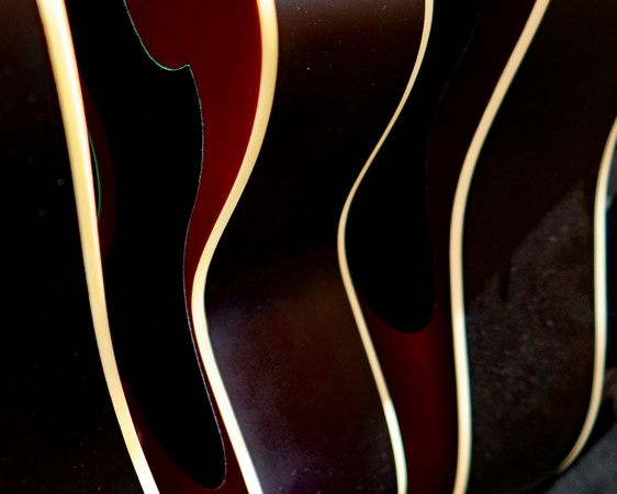 Curviness of guitars