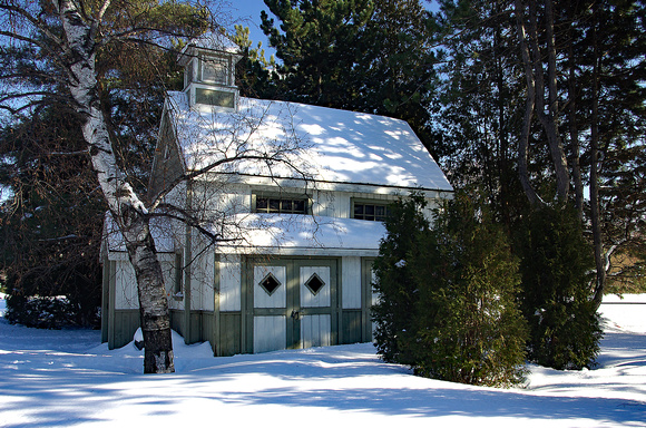Elaine Bacal_Garden house in winter
