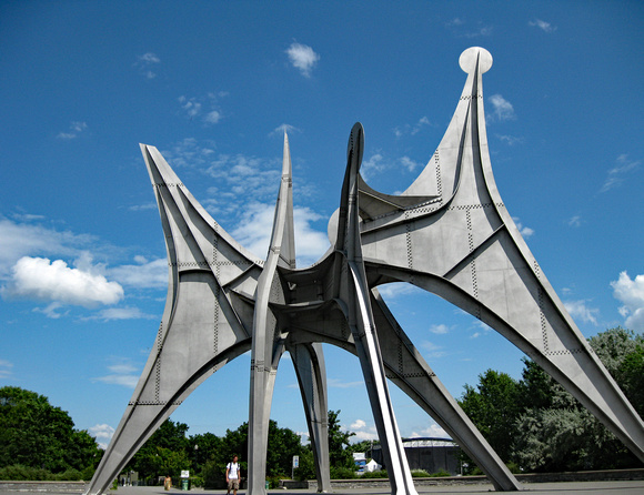 Elaine Bacal_Calder monument