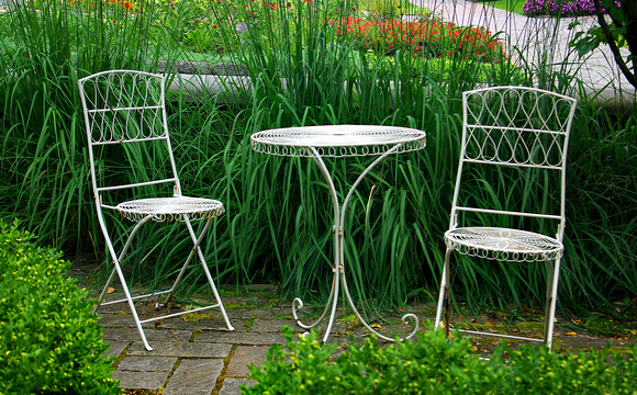 Elaine Bacal_Patio furniture at gardens
